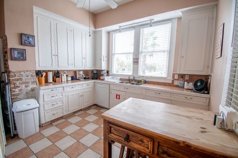 Check out the beautiful view of Broadway and the tops of the cruise ships !!