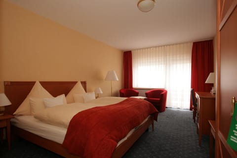 Comfort Double Room, Non Smoking | In-room safe, desk, blackout drapes, free WiFi