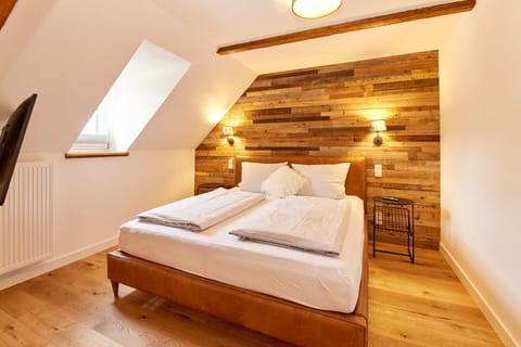 Exclusive Double Room, Private Bathroom (Mosel-Loft)