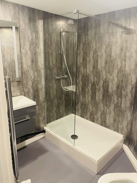 Family Executive - Shared Bathroom | Bathroom | Shower, free toiletries, hair dryer, bathrobes