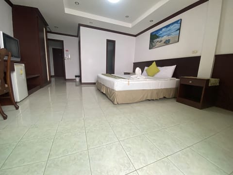 Deluxe Double Room, Balcony | In-room safe, desk, laptop workspace, blackout drapes