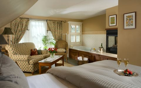 Luxury Single Room, Jetted Tub, Mountain View | Egyptian cotton sheets, premium bedding, pillowtop beds