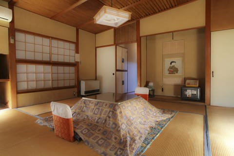 Run of House, Japanese Style Room | In-room safe, bed sheets