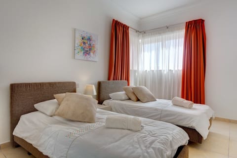 Apartment (3 Bedrooms) | 3 bedrooms, bed sheets