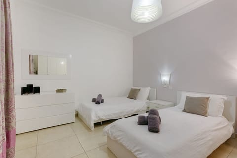Apartment (2 Bedrooms) | 2 bedrooms, desk, laptop workspace, free WiFi