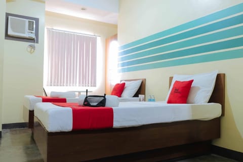 Deluxe Double or Twin Room | Desk, free WiFi