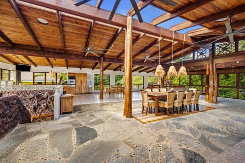 Upstairs 2500 Sq Ft Open Space