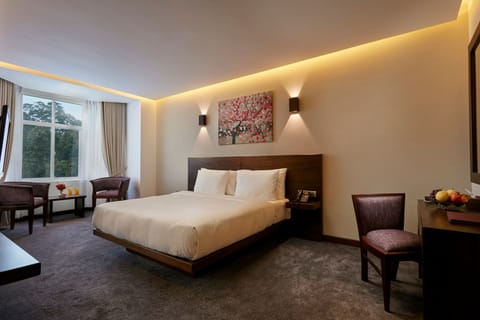 Deluxe Double or Twin Room, Non Smoking, Mountain View | Frette Italian sheets, premium bedding, memory foam beds, minibar