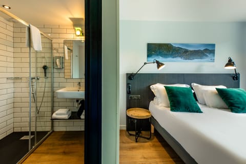 Premium bedding, individually decorated, desk, blackout drapes