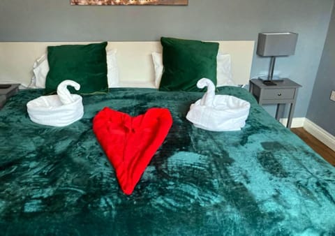 Individually furnished, iron/ironing board, free WiFi, bed sheets