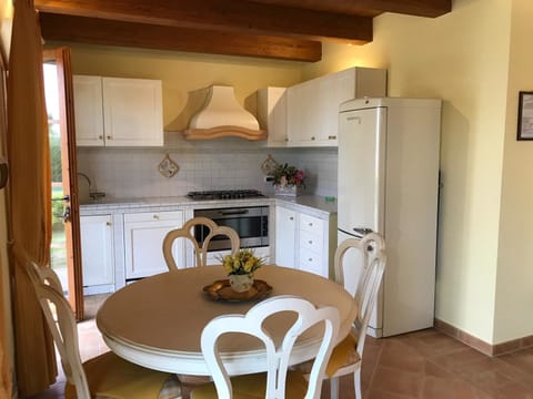 Apartment, 2 Bedrooms, Accessible | Private kitchen