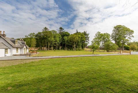 Home Farm Cottage - Cosy Cottage with Log Burner - Sleeps 5