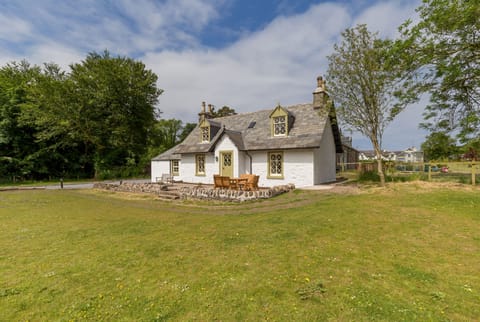 Home Farm Cottage - Cosy Cottage with Log Burner - Sleeps 5