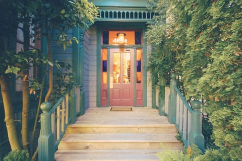 Studio, 1 Queen Bed, Non Smoking (Heritage House 4) No Pets | Property entrance