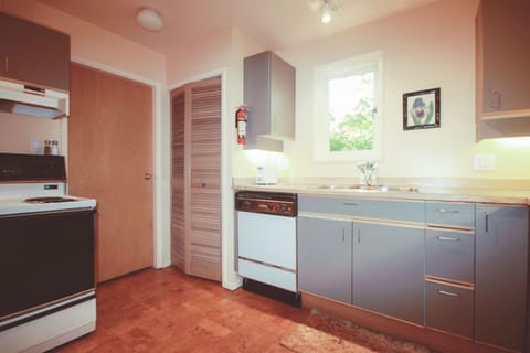 Deluxe Suite, 1 Queen Bed with Sofa bed, Non Smoking (Garden) | 1 bedroom, iron/ironing board, free WiFi, bed sheets