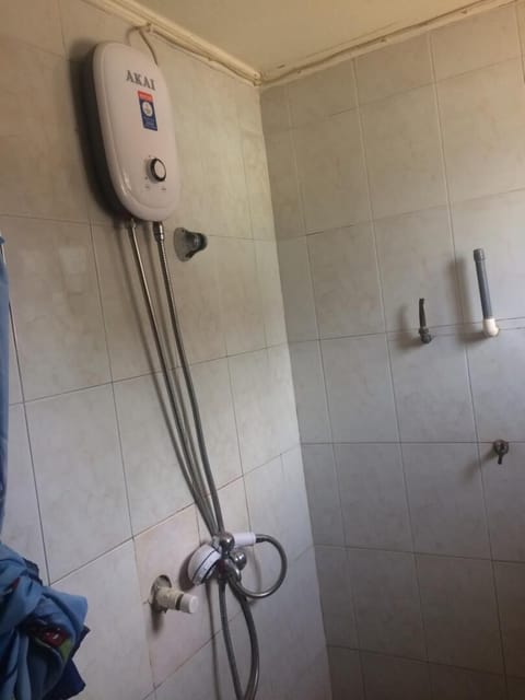 Single Room, 1 Twin Bed, Accessible, Non Smoking | Bathroom shower