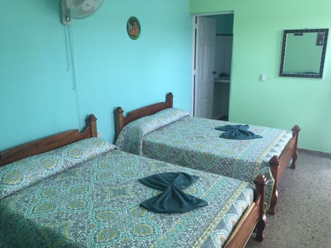 Standard Triple Room, Multiple Beds, Non Smoking | Bed sheets