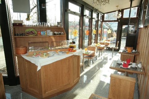 Daily buffet breakfast (EUR 11.90 per person)