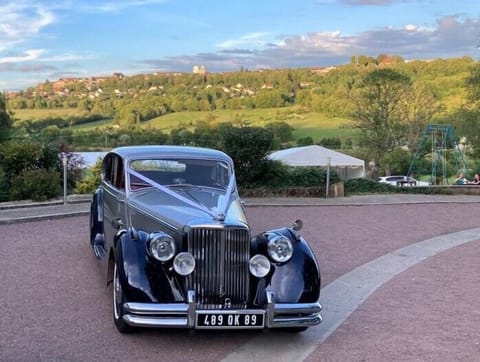 a72a5a0c-1e91-4b14-9d7c-bead57c6ae05