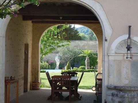 2eef5af6-252b-4039-abee-947f329a85b9