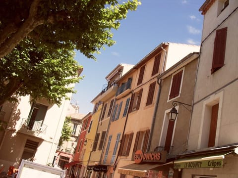 Apartment's location