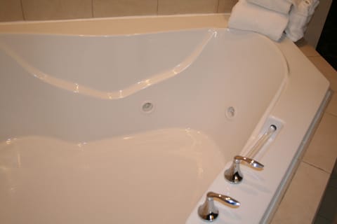 Room | Jetted tub