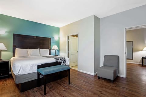 Suite, 1 Bedroom, Non Smoking | Premium bedding, desk, laptop workspace, blackout drapes