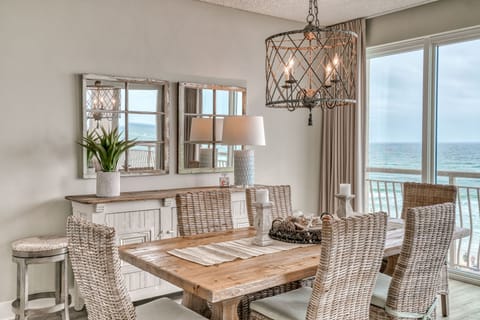 Dining Room Table with Spectacular Views