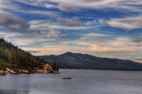 Big Bear Lake is just steps away.