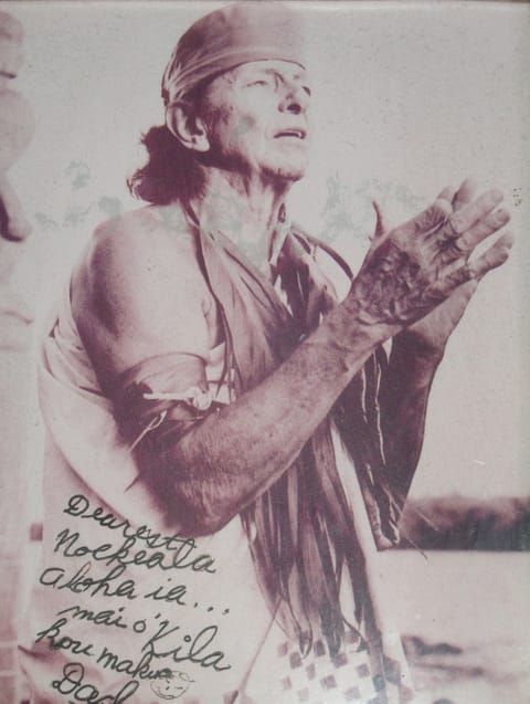 Kahuna Pule, Lanakila at Puuhonua, Noe'Anna hanai /adopted by Lanakila