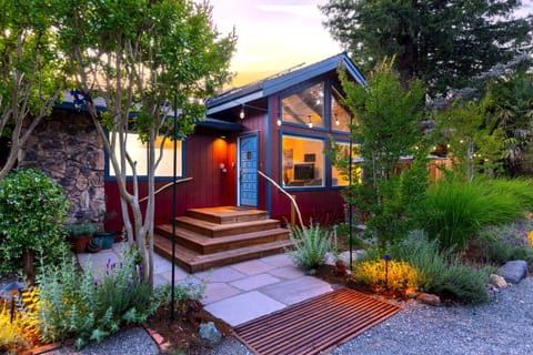 Welcome to Valley Lane Retreat!