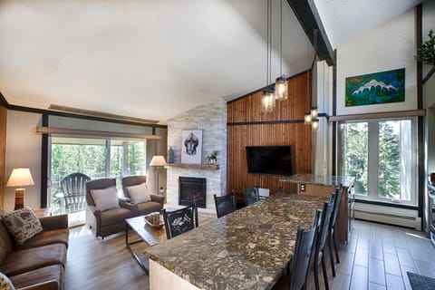 NEW! Gas fireplace in family room. Vaulted ceiling and great views.