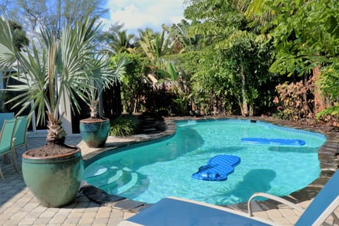 The pool gets sun all day