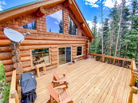 The home is very secluded at the end of a road very near the National Forest. Plenty of deck space to enjoy!
