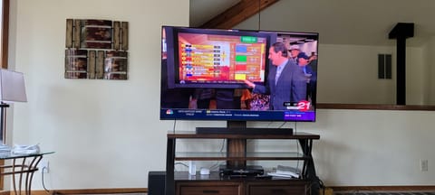 75" Smart TV