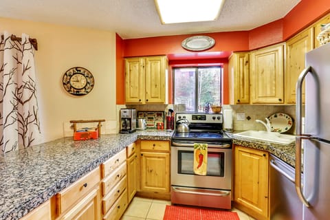 Kitchen with 3 bar stools