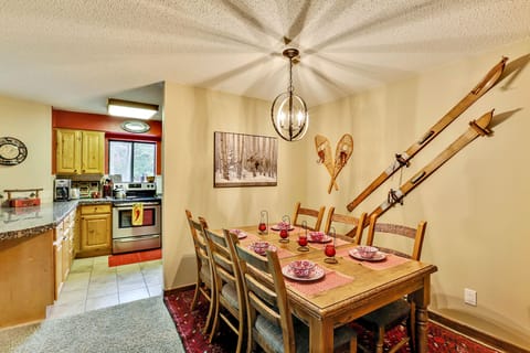 Dining Room with seating for 6