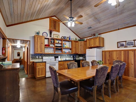 Kitchen and dining area.