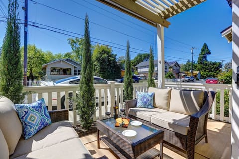 Outdoor Patio off Kitchen