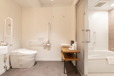 Universal Room, Non Smoking | Bathroom | Eco-friendly toiletries, hair dryer, slippers, electronic bidet