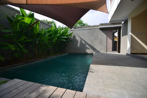 Private pool