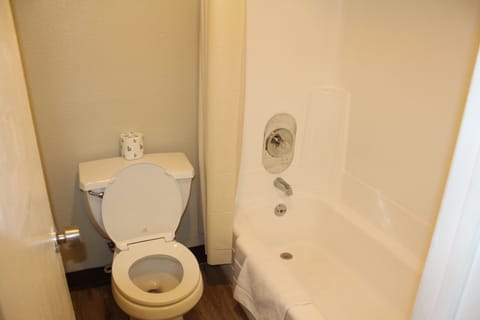 Room, 2 Queen Beds, Non Smoking | Bathroom | Combined shower/tub, free toiletries, towels