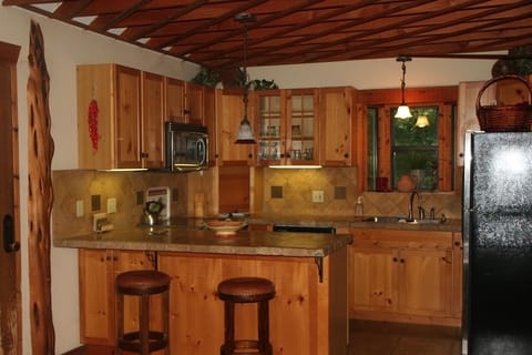 Kitchen - spices stocked. If something is missing call your next door neighbors 