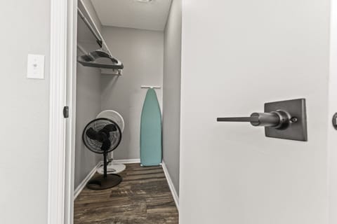 Bedroom 1 - Walk-in Closet