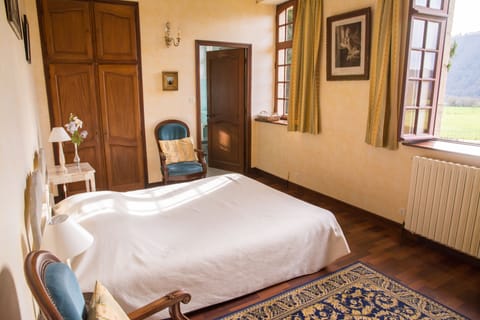 Double Room (Dordogne) | Premium bedding, individually decorated, individually furnished, desk