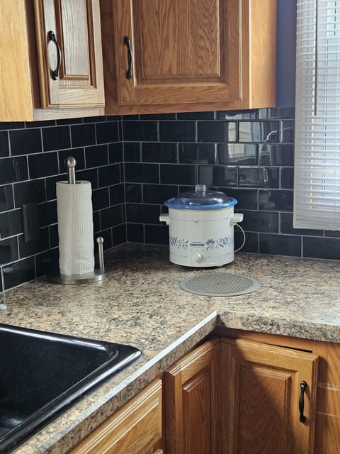 Corck-pot available.