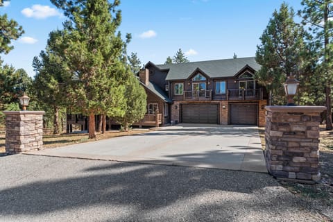 The Beverly Hills of Big Bear. Front Facade of our Mountain Estate.