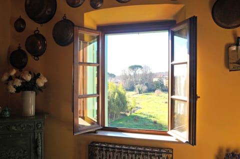 
Visualizzazione delle traduzioni per Solo uno scorcio del bellissimo panorama che vi attende!
Traduci invece Solo uno scorcio del bellissimo panorma che vi attende!
Only a glimpse of the beautiful panorama that awaits you!