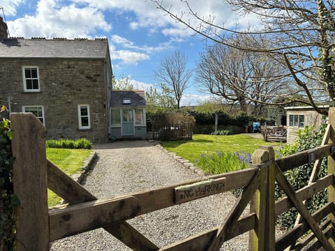 view of cottage from the front gate