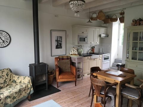 Living and kitchen area - fully equipped